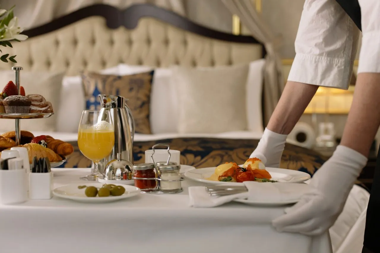 Personlig servering ved Alverique Crown Hotel